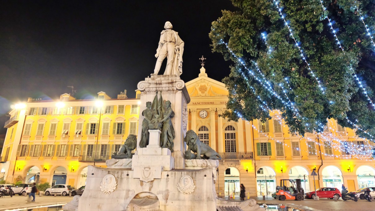 Garibaldi statue, Nice Night Tour