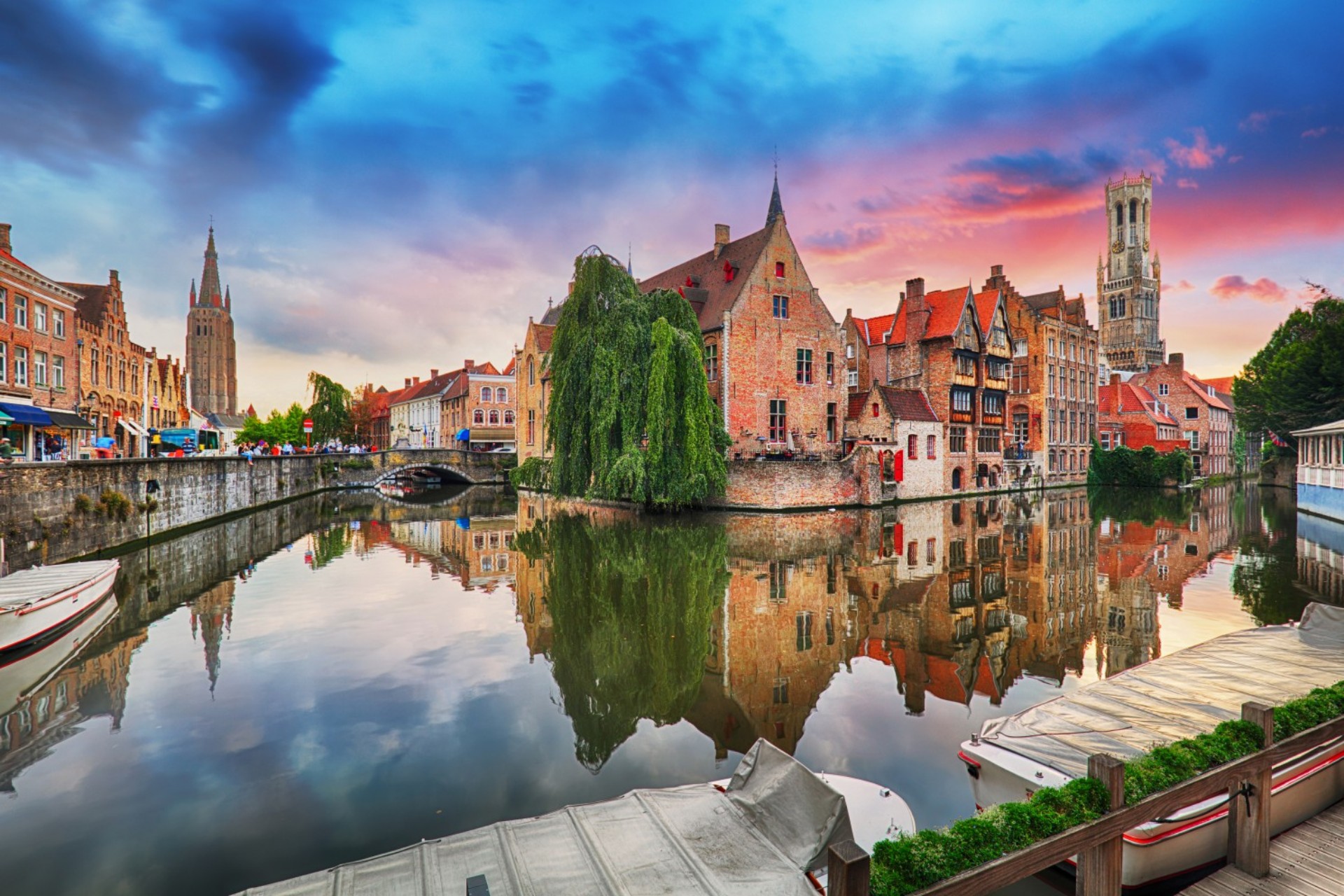 free walking tour at bruges