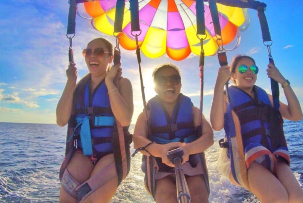 Parasailing in Nizza