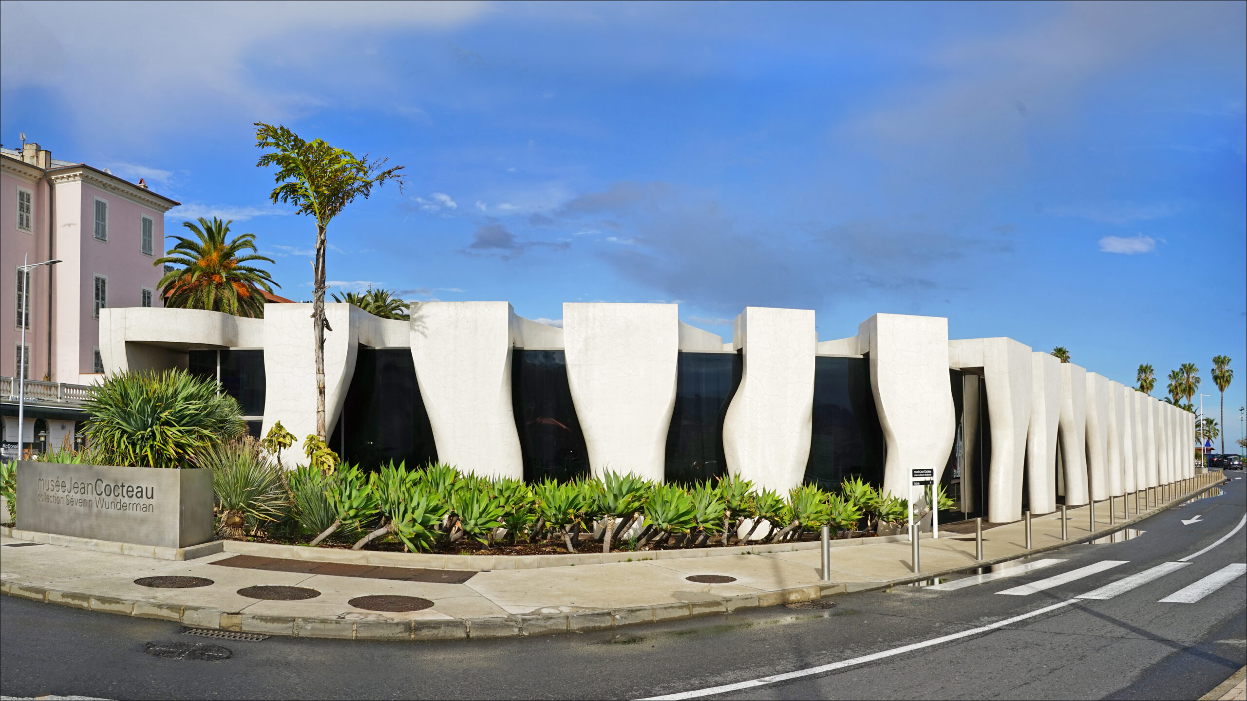Le_musée_Jean_Cocteau_(Menton,_France)_(32655230147)